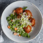 Rinderhackbällchen mit Blumenkohlreis